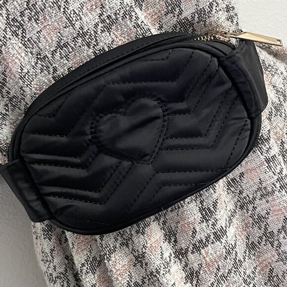 Black belt bag Nylon belt bag Women's belt bag size ML Travel black bag - Picture 3 of 9